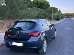 Usado 2010 Opel Astra Cosmo Sedan | € 6.000 (Preço justo)