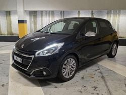 Usado 2017 Peugeot 208 Style Citadino | € 9.000 (Bom preço)