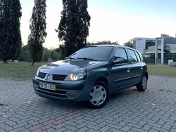 Cinzento Usado 2002 Renault Clio II Citadino | € 3.800 (Preço elevado)