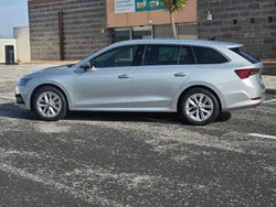 Cinzento Usado 2023 Skoda Octavia Carrinha | € 26.500 (Preço justo)