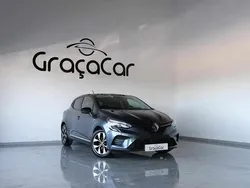 Cinzento Usado 2021 Renault Clio V LIMITED Citadino | € 14.900 (Preço justo)