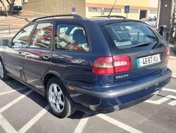 Usado 1999 Volvo V40 Sedan | € 1.200