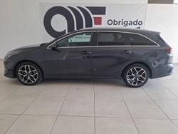 Cinza Usado 2024 Kia Ceed Sport Carrinha | € 21.390 (Preço justo)
