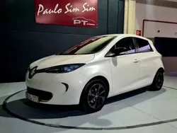 Branco Usado 2017 Renault Zoe Bose Edition Citadino | € 18.990