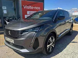 Cinzento Usado 2023 Peugeot 5008 Monovolume | € 26.300 (Preço justo)