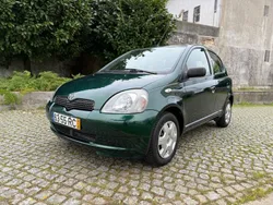 Verde Usado 2001 Toyota Yaris Citadino | € 4.500