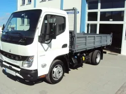 Branco Usado 2022 Mitsubishi Canter | € 36.500 (Preço justo)
