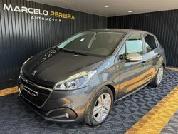 Cinza Usado 2017 Peugeot 208 Style Citadino | € 9.500 (Preço justo)