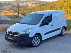 Branco Usado 2017 Peugeot Partner Style Monovolume | € 12.500 (Preço justo)