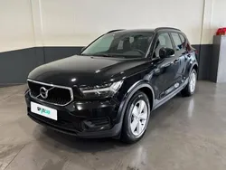 Preto Usado 2021 Volvo XC40 Momentum SUV | € 25.900 (Preço justo)