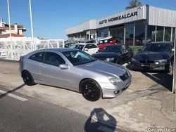 Cinza Usado 2003 Mercedes C180 Coupé | € 7.900