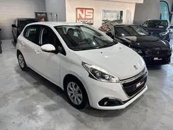 Branco Usado 2018 Peugeot 208 Active Citadino | € 10.900 (Preço justo)