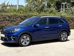 Azul Usado 2022 Kia e-Niro Spirit SUV | € 25.900 (Preço justo)