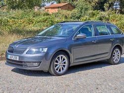 Cinzento Usado 2014 Skoda Octavia Carrinha | € 10.000 (Preço justo)