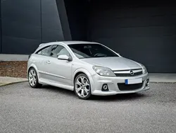 Cinza Usado 2008 Opel Astra GTC OPC Coupé | € 14.000