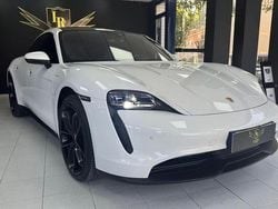 Branco Usado 2021 Porsche Taycan Performance Package Sedan | € 67.000 (Preço justo)
