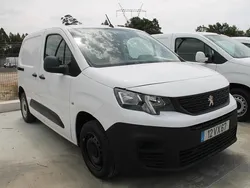 Branco Usado 2019 Peugeot Partner Monovolume | € 12.500 (Bom preço)