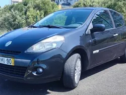 Preto Usado 2011 Renault Clio II Citadino | € 3.600 (Bom preço)