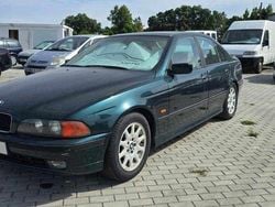 Verde Usado 1997 BMW 523 Carrinha | € 4.900