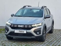 Cinza Usado 2024 Dacia Sandero Expression SUV | € 17.090 (Preço justo)