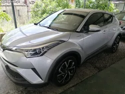 Cinza Usado 2018 Toyota C-HR Comfort SUV | € 23.950 (Preço justo)