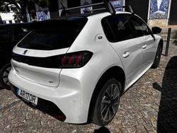 Branco Usado 2022 Peugeot e-208 Citadino | € 17.500 (Preço justo)
