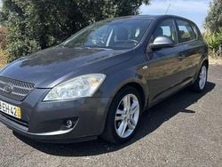Usado 2007 Kia Ceed Sedan | € 2.950 (Caro)
