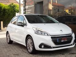 Branco Usado 2019 Peugeot 208 Citadino | € 10.500 (Bom preço)