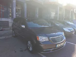 Usado 2015 Chrysler Town & Country Sedan | € 7.500