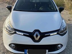 Branco Usado 2014 Renault Clio IV Carrinha | € 12.100 (Preço justo)