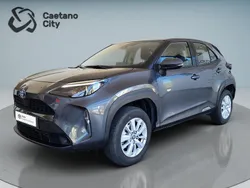 Cinza (pintura metalizada) Usado 2024 Toyota Yaris Comfort | € 26.750 (Preço justo)