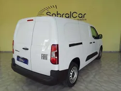 Branco Usado 2024 Fiat Doblò Monovolume | € 23.000 (Preço elevado)