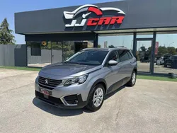 Cinza Usado 2019 Peugeot 5008 Active Monovolume | € 18.850 (Preço justo)