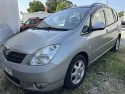 Cinza Usado 2002 Toyota Corolla Verso Sol Monovolume | € 4.500