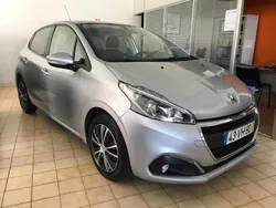 Cinzento Usado 2018 Peugeot 208 Citadino | € 13.900 (Preço elevado)