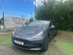 Cinzento Usado 2019 Tesla Model 3 Standard Range Sedan | € 21.900 (Preço justo)