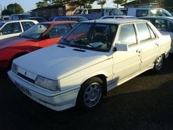 Branco Usado 1989 Renault R9 Sedan | € 4.000