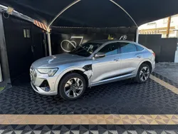 Cinza Usado 2020 Audi e-tron S-Line SUV | € 36.900 (Bom preço)