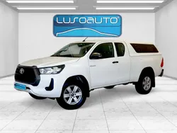 Branco Usado 2021 Toyota HiLux Pickup | € 31.900 (Bom preço)