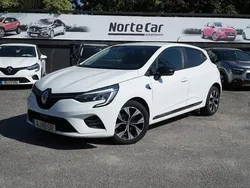 Branco Usado 2021 Renault Clio V LIMITED | € 13.250 (Bom preço)