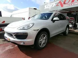 Cinzento Usado 2011 Porsche Cayenne SUV | € 30.000