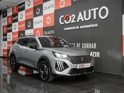 Cinzento Usado 2024 Peugeot 2008 SUV | € 23.900 (Preço elevado)