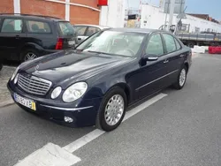Azul Usado 2003 Mercedes E270 Sedan | € 9.499