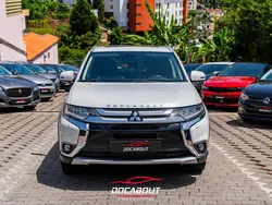 Branco Usado 2018 Mitsubishi Outlander Instyle SUV | € 22.950 (Preço justo)