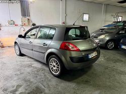 Cinza Usado 2003 Renault Mégane II Sedan | € 1.700 (Preço justo)