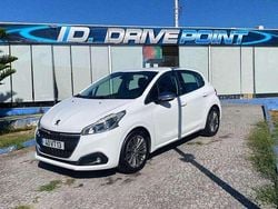Branco Usado 2018 Peugeot 208 Allure Citadino | € 11.900 (Preço elevado)