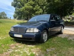 Azul Usado 1995 Mercedes C220 Elegance Sedan | € 3.750