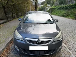 Usado 2010 Opel Astra Sedan | € 4.500 (Preço justo)