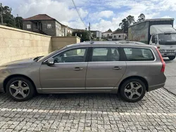 Dourado Usado 2008 Volvo V70 Summum Carrinha | € 7.500