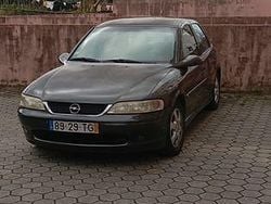 Usado 2002 Opel Vectra Sedan | € 1.400 (Preço justo)
